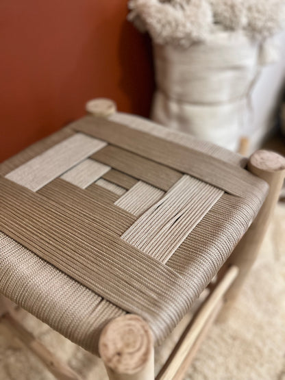 Tabouret en bois et nylon