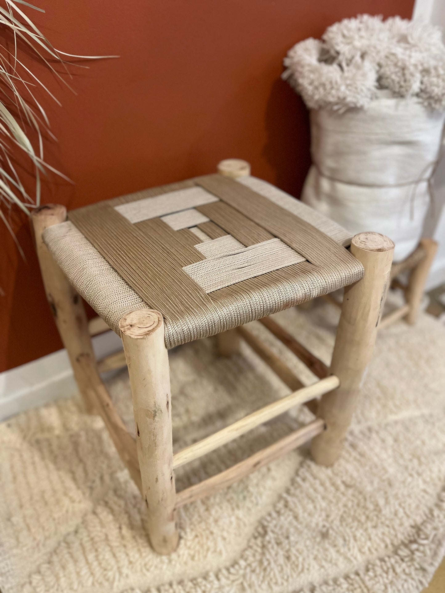 Tabouret en bois et nylon