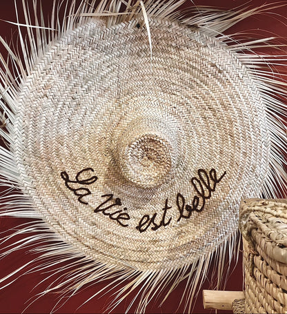 Chapeau " LA VIE EST BELLE "